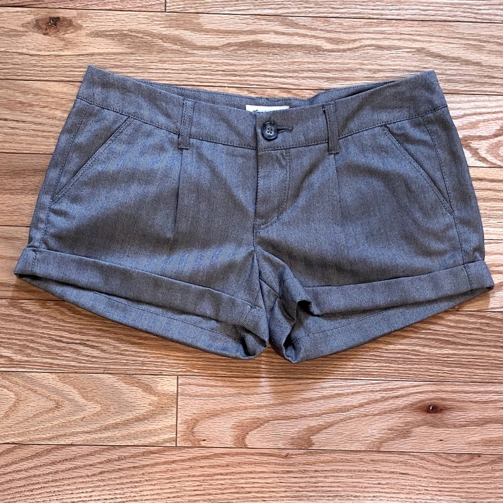 AEO American Eagle Outfitters Y2K Herringbone Cuffed Short Shorts - Size 4